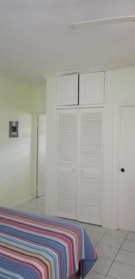 Wizzy Apartment Ocho Rios Exterior foto