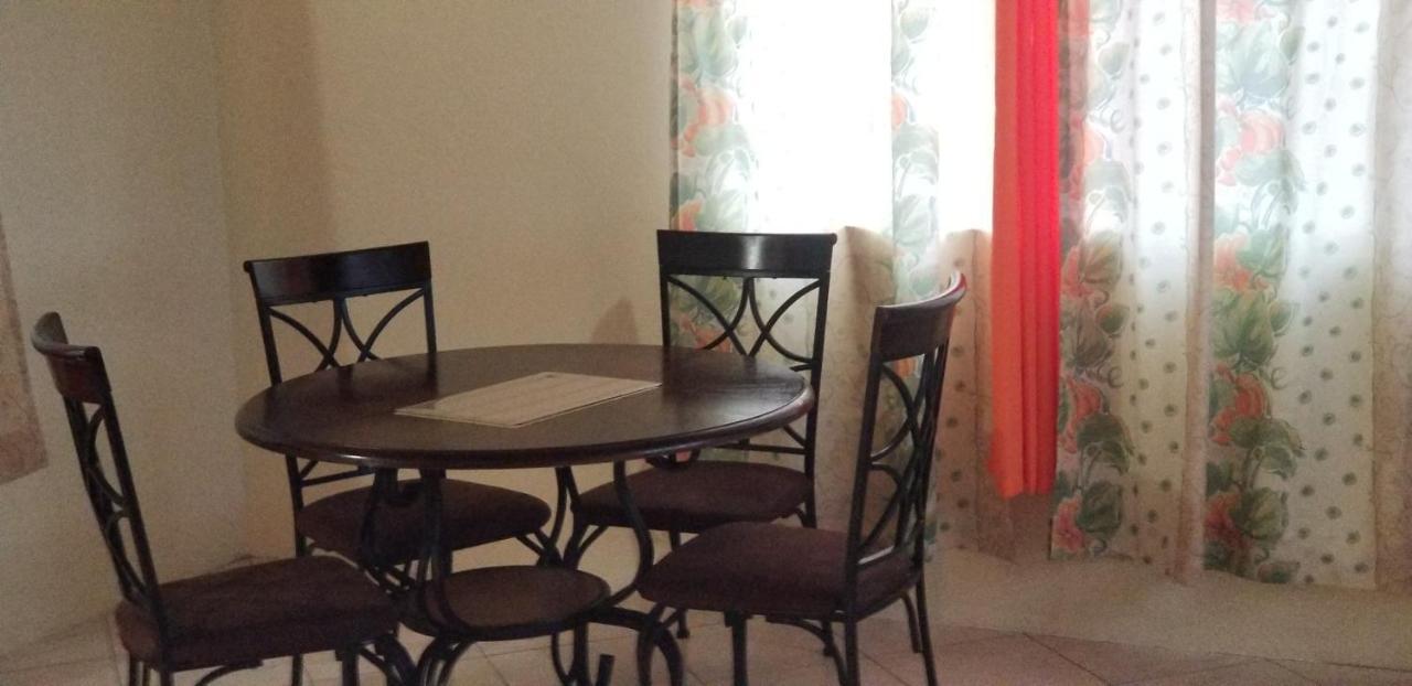 Wizzy Apartment Ocho Rios Exterior foto