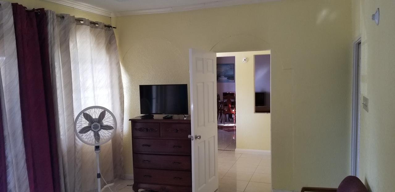 Wizzy Apartment Ocho Rios Exterior foto