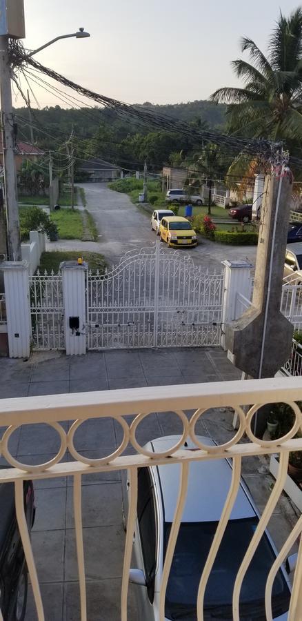 Wizzy Apartment Ocho Rios Exterior foto