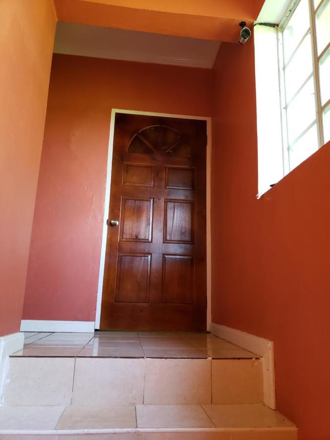 Wizzy Apartment Ocho Rios Exterior foto