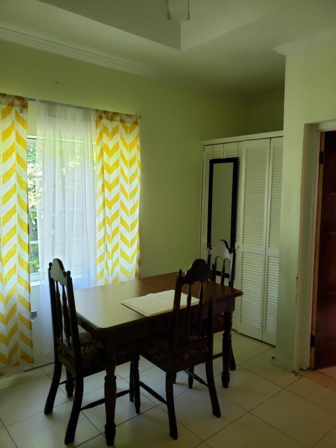 Wizzy Apartment Ocho Rios Exterior foto